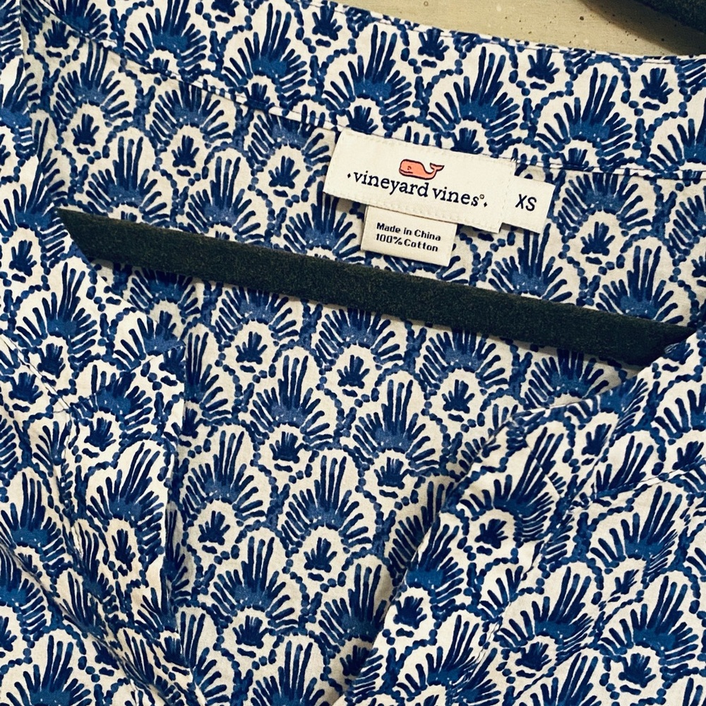 Vineyard Vines Tunic Top Split Neck Shells Blue XS - Picture 2 of 3